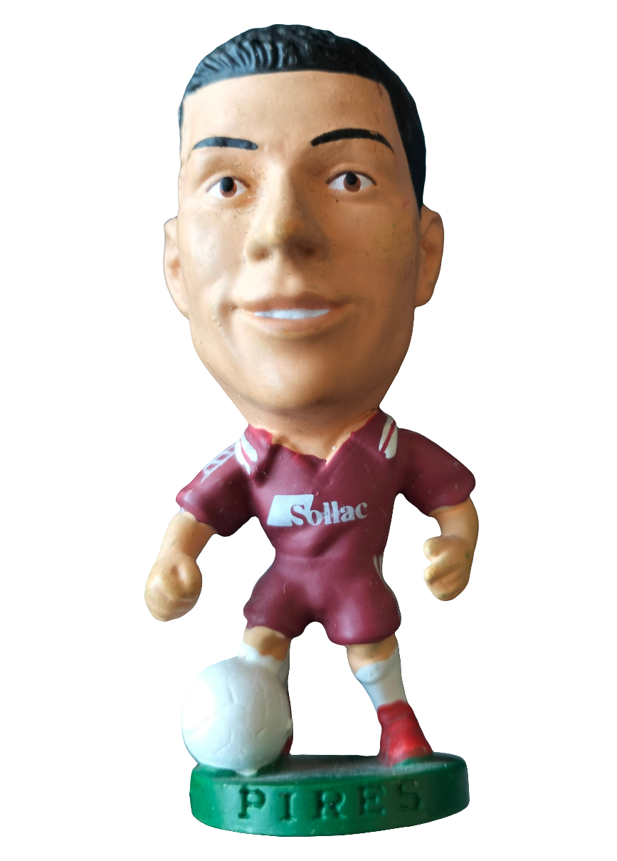 1.1. Robert Pires - collectible figurine - Corinthian 1997 authentic