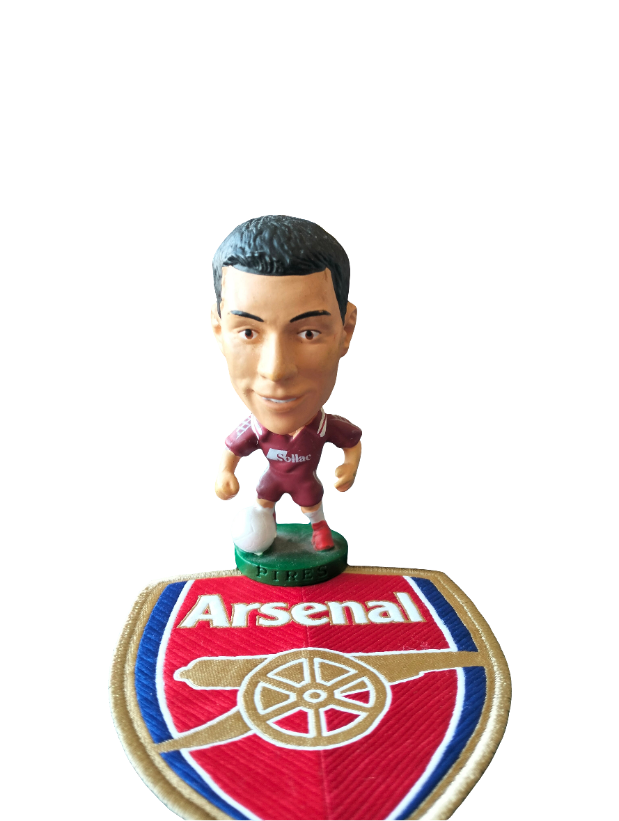 Robert Pires - collectible figurine - Corinthian 1997 authentic