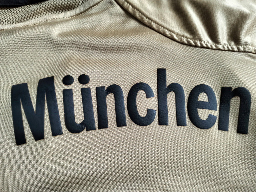 Bayern Munich 2004-2005 Adidas away shirt - Roy Makaay - S