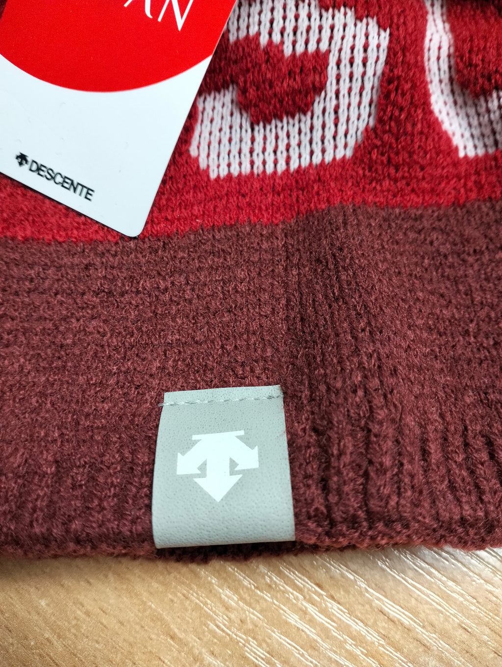 New Descente Switzerland Sui winter hat