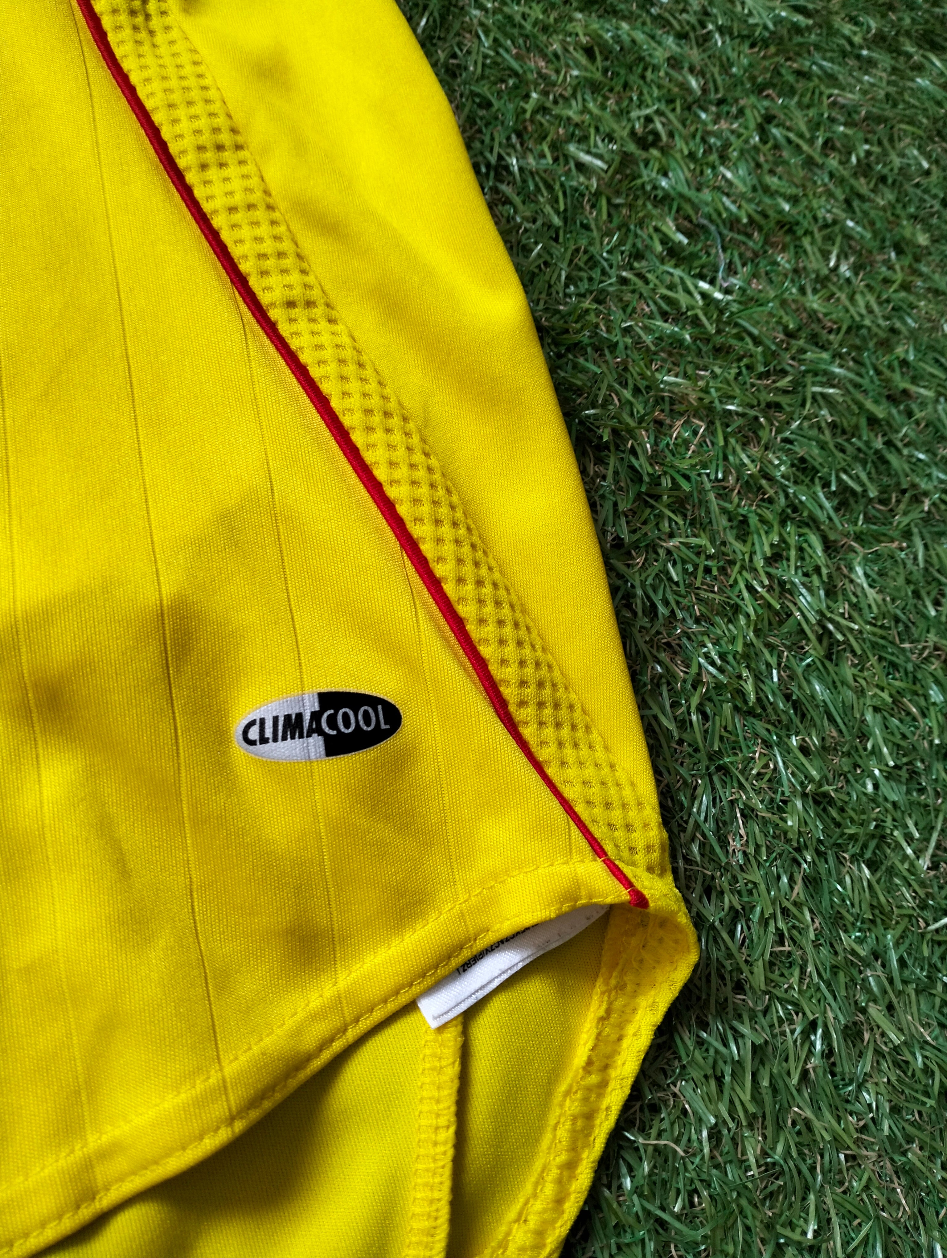 Original Adidas FC Liverpool 2006-2007 away excellent condition L