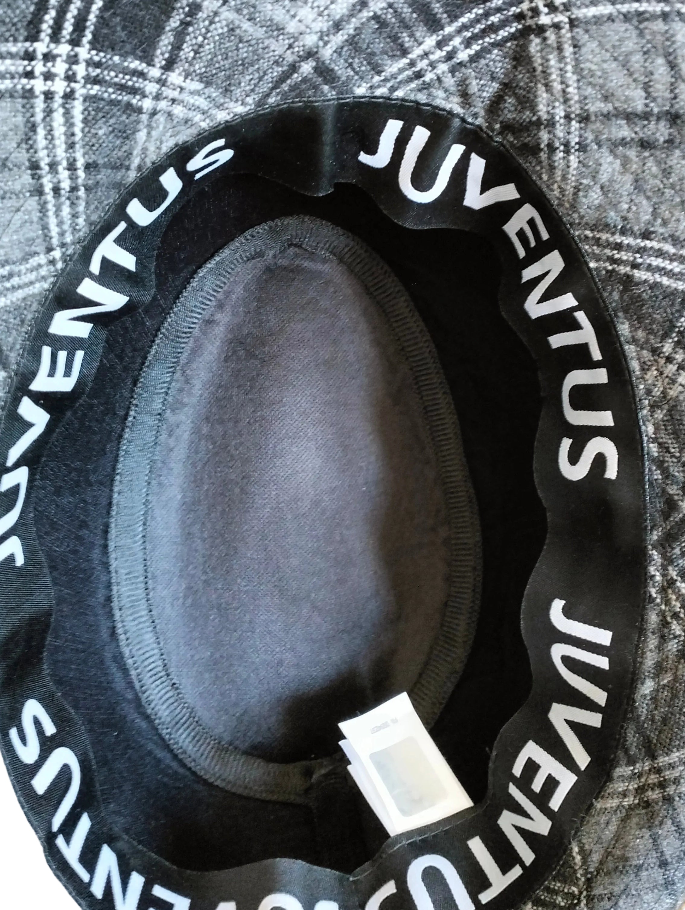 2.4. Juventus hat - M