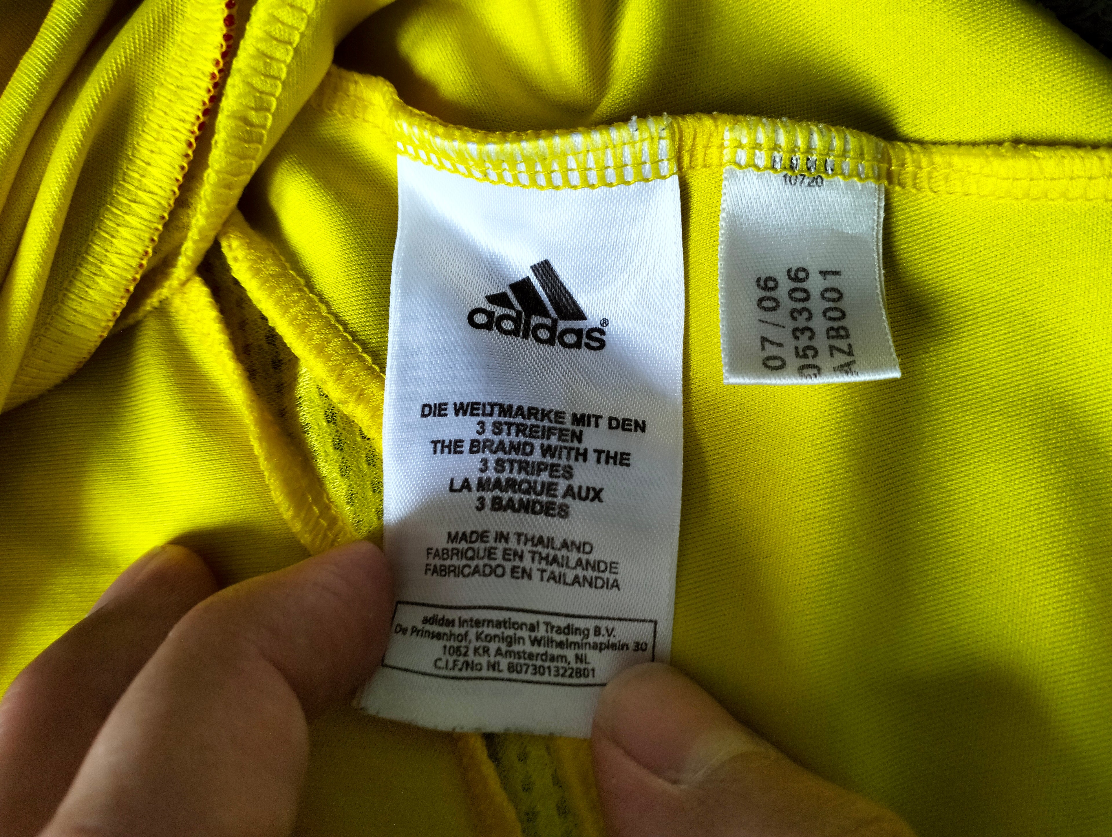 Original Adidas FC Liverpool 2006-2007 away excellent condition L