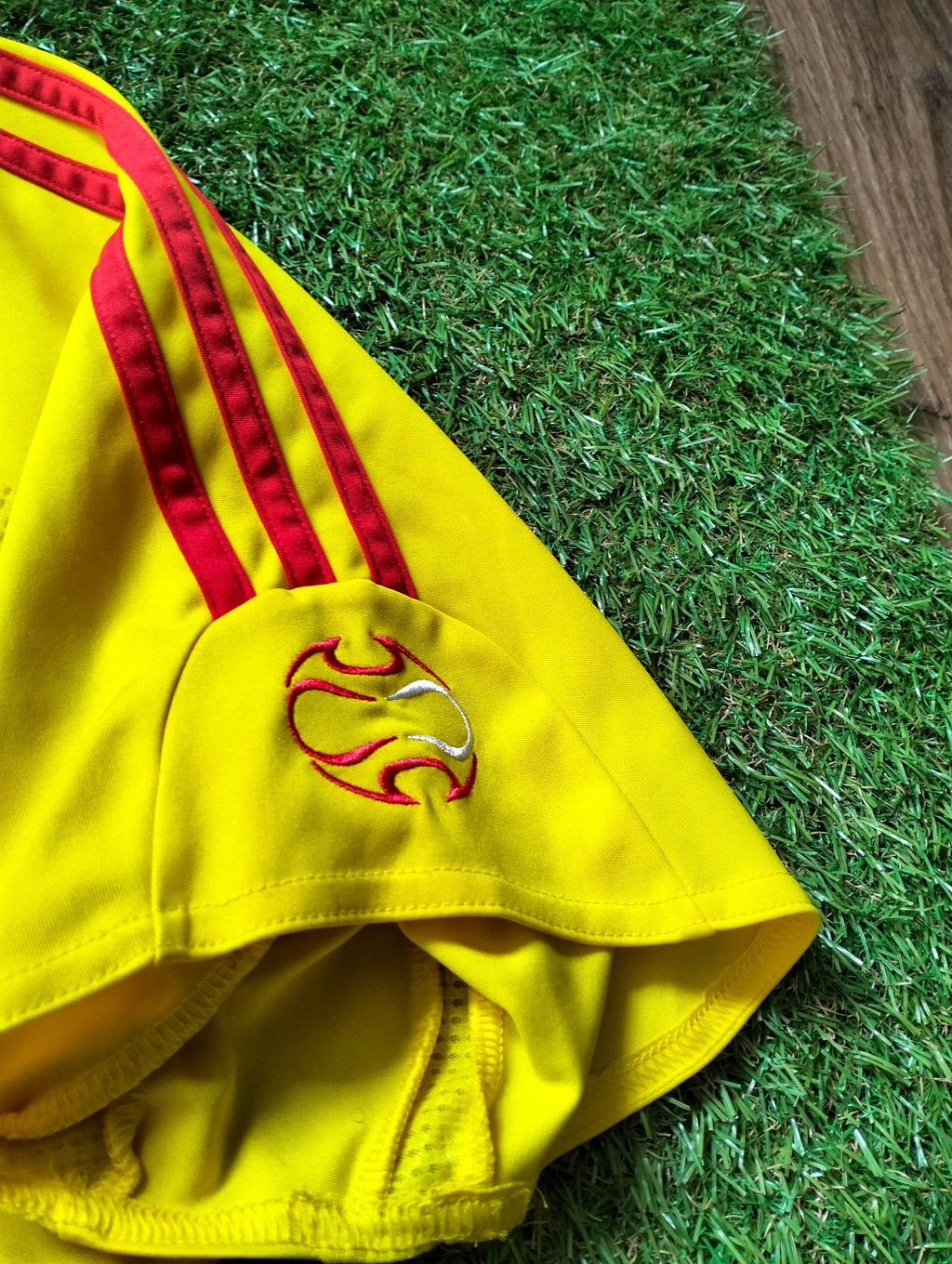 Original Adidas FC Liverpool 2006-2007 away excellent condition L