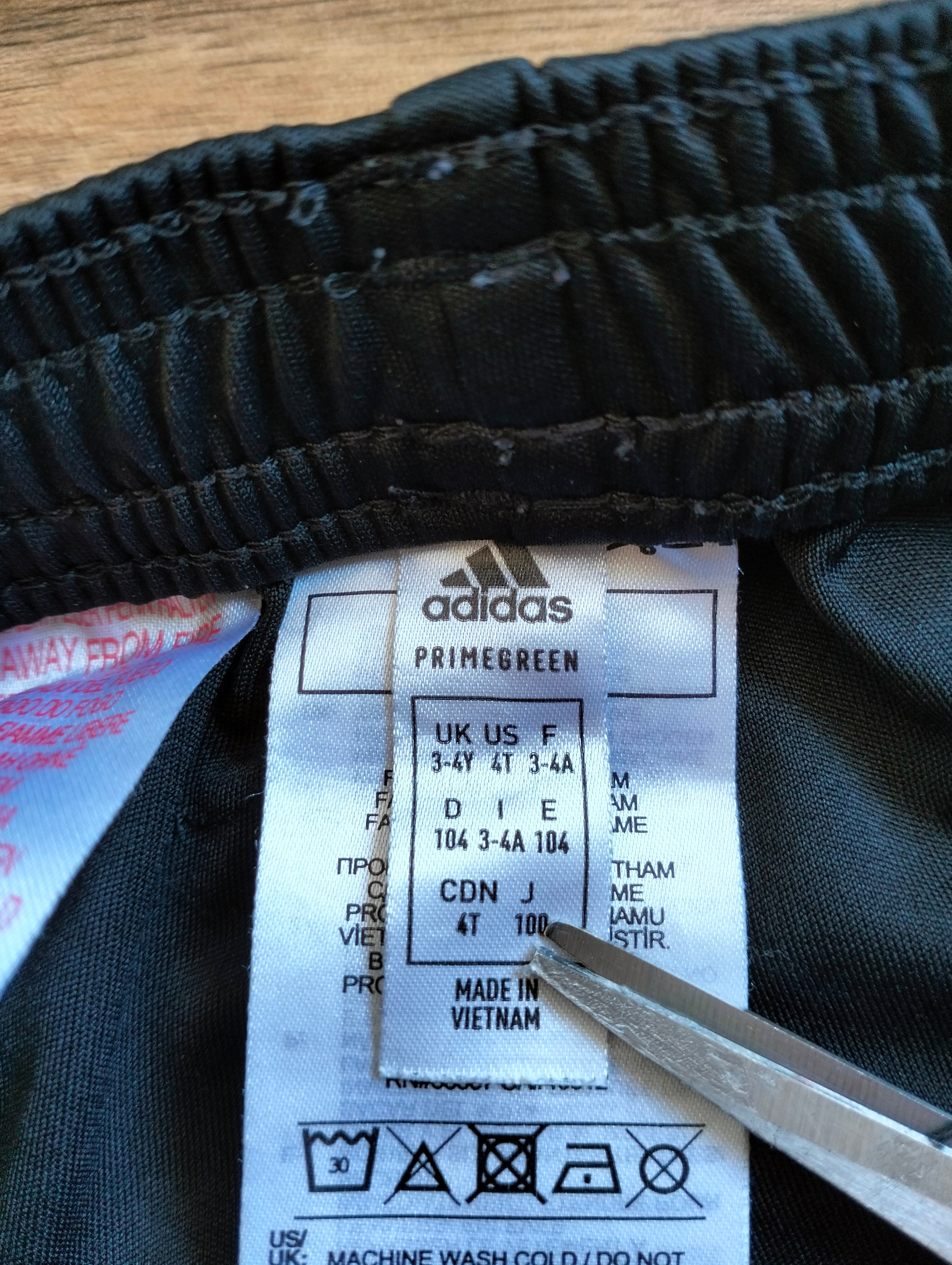 Manchester United Adidas shorts - 104 cm