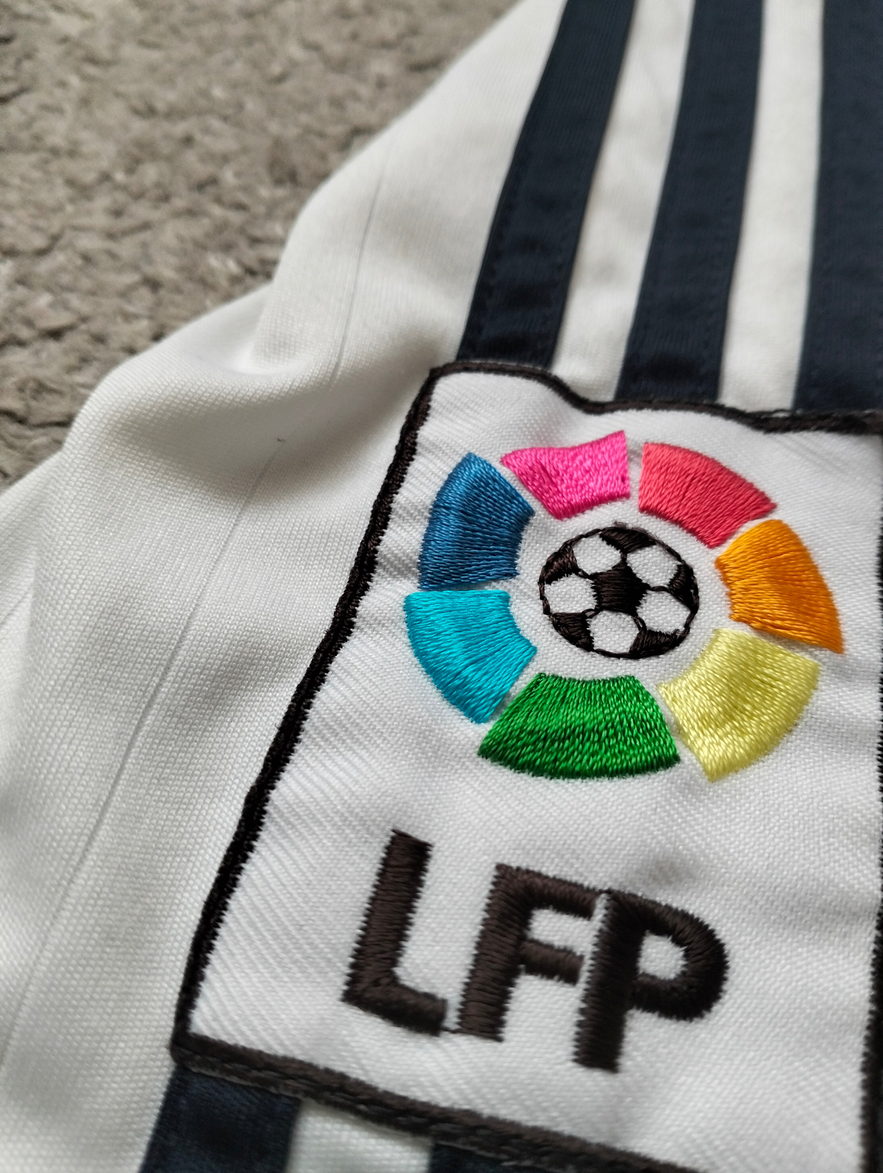 Original Real Madrid 2006-07 Adidas home shirt - XL