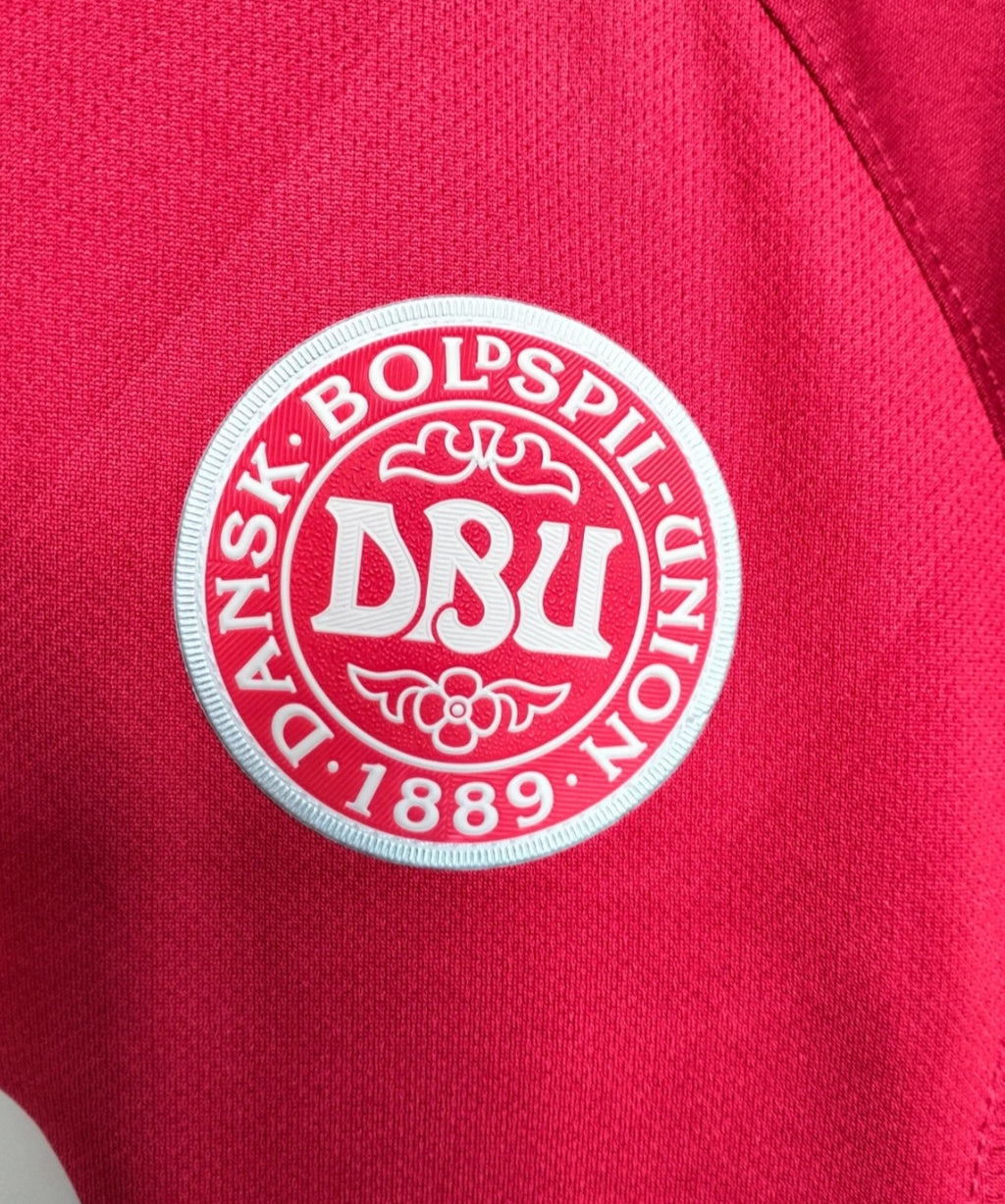 Denmark 2018-19 Hummel home kids shirt - Christian Eriksen