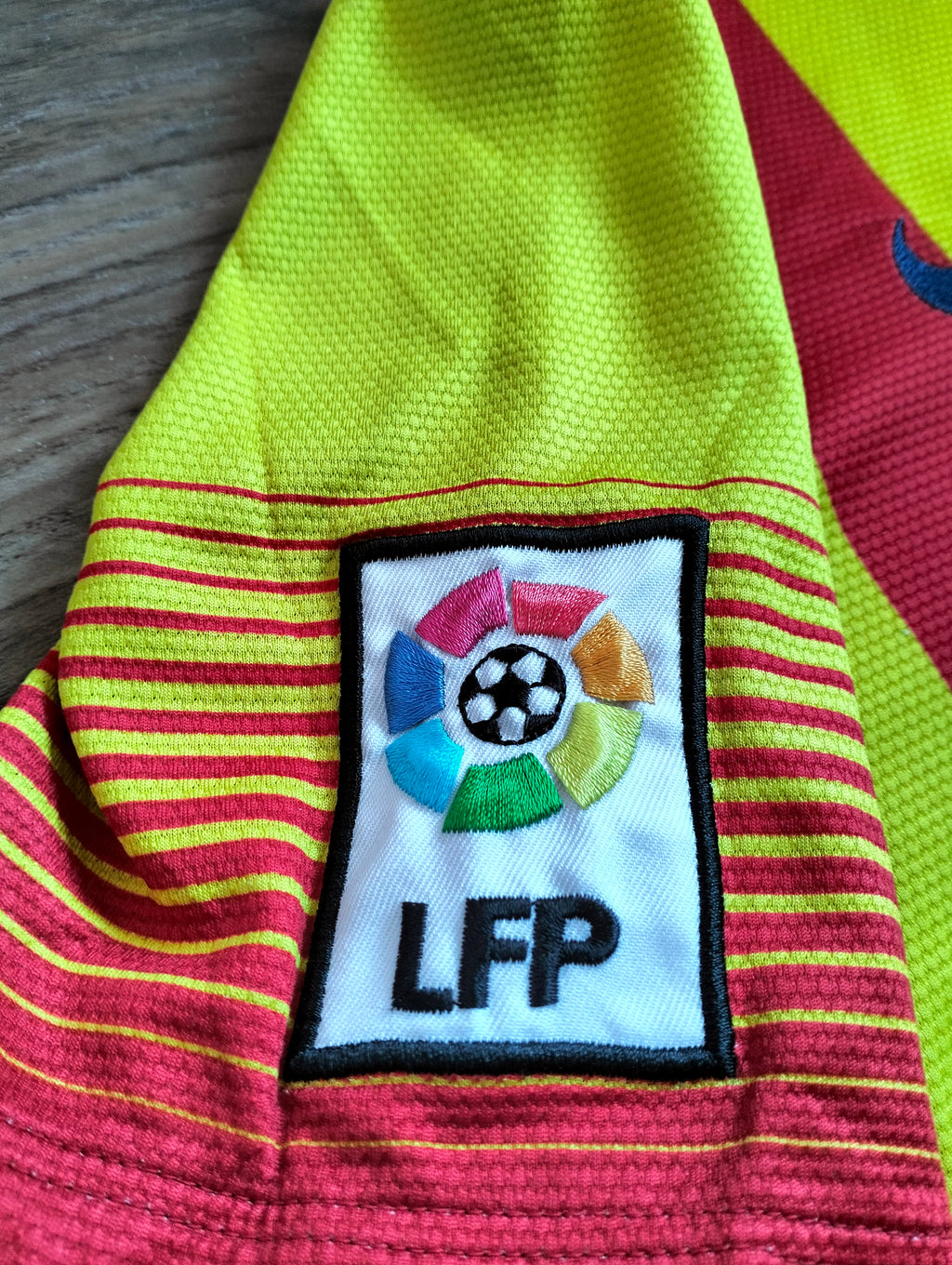 2. Original FC Barcelona 2013-14 Nike away shirt - S