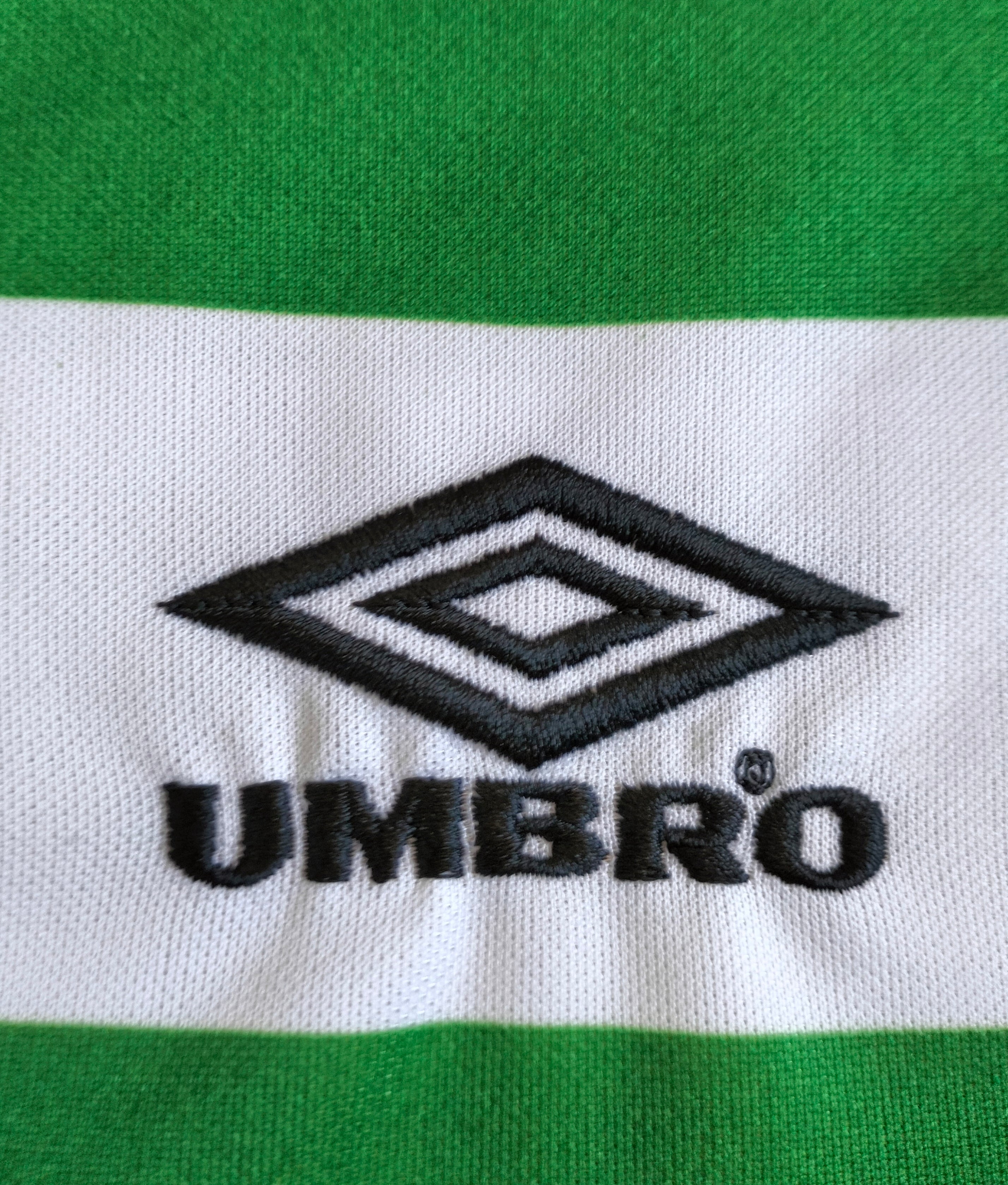 Celtic Glasgow 1999/2000 home Umbro shirt