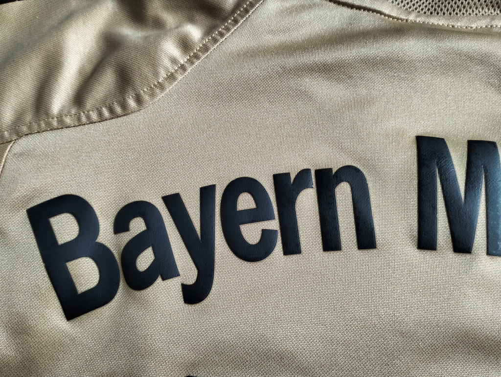 Bayern Munich 2004-2005 Adidas away shirt - Roy Makaay - S