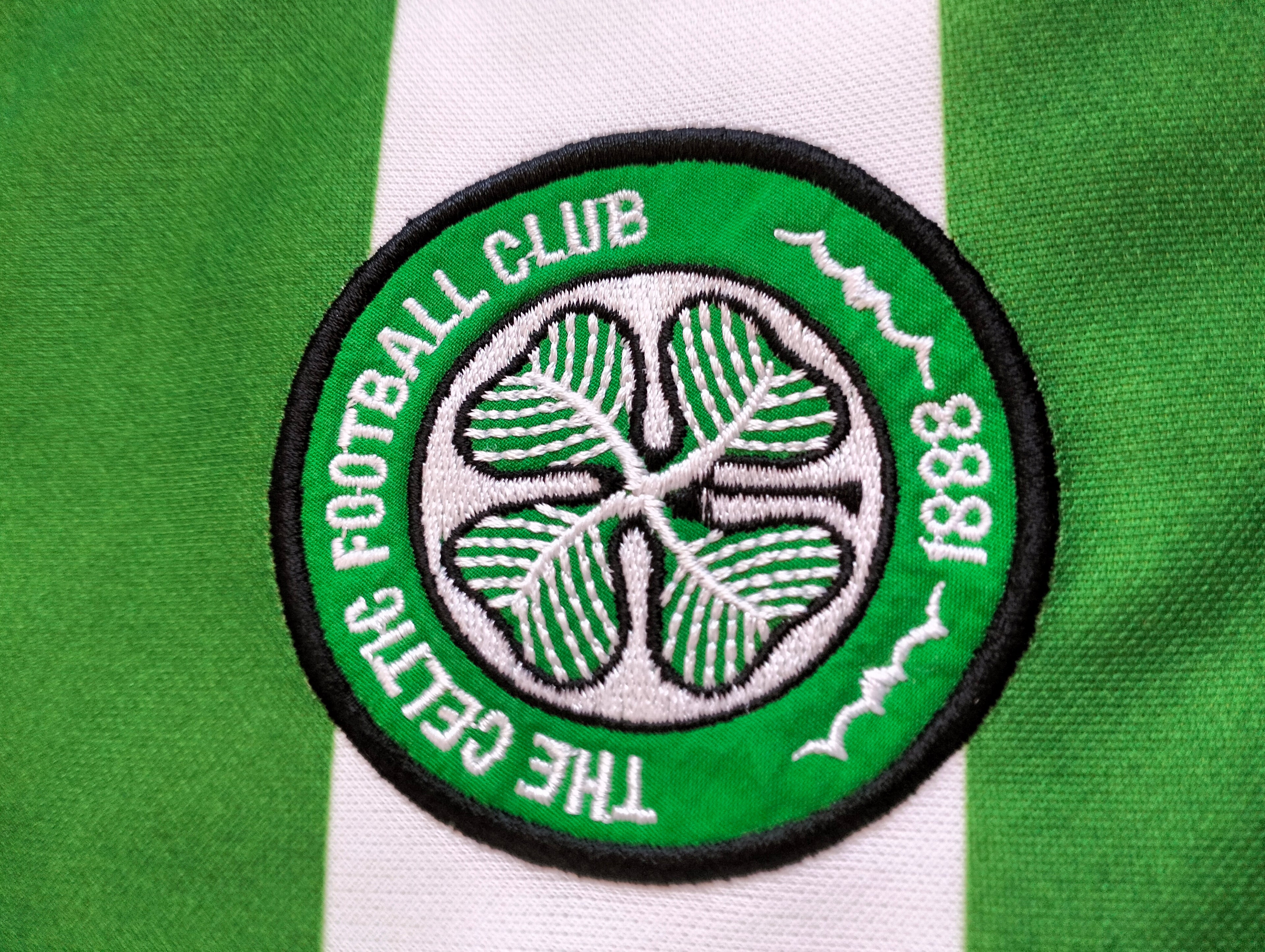 Celtic Glasgow 1999/2000 home Umbro shirt