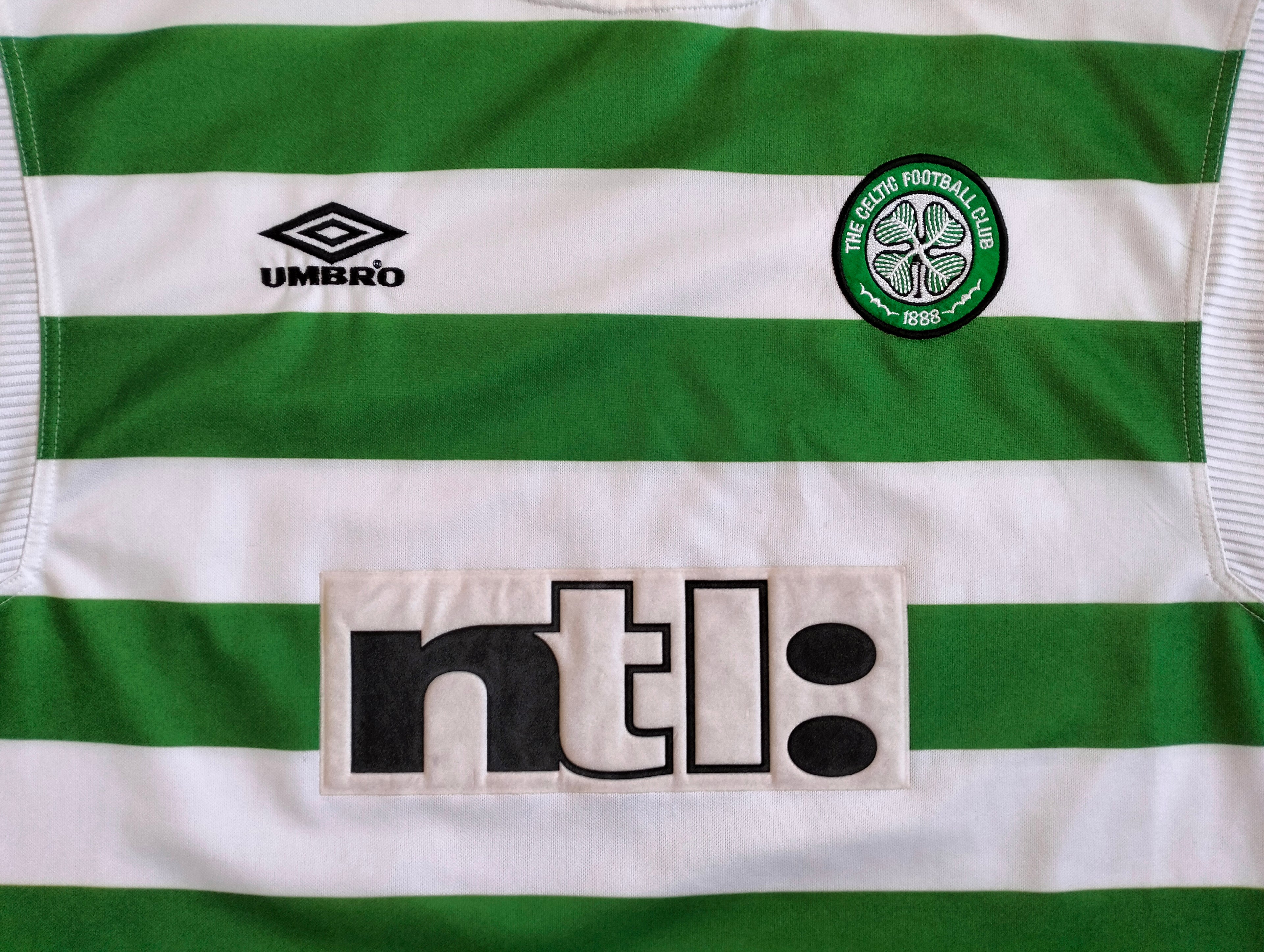 Celtic Glasgow 1999/2000 home Umbro shirt