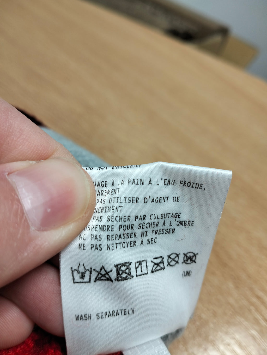 New Descente Switzerland Sui winter hat