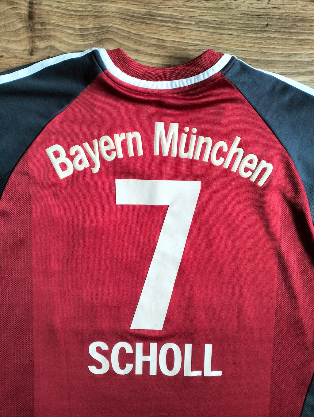 1.1. Bayern Munich 2001-02 Adidas home shirt - Mehmet Scholl - L