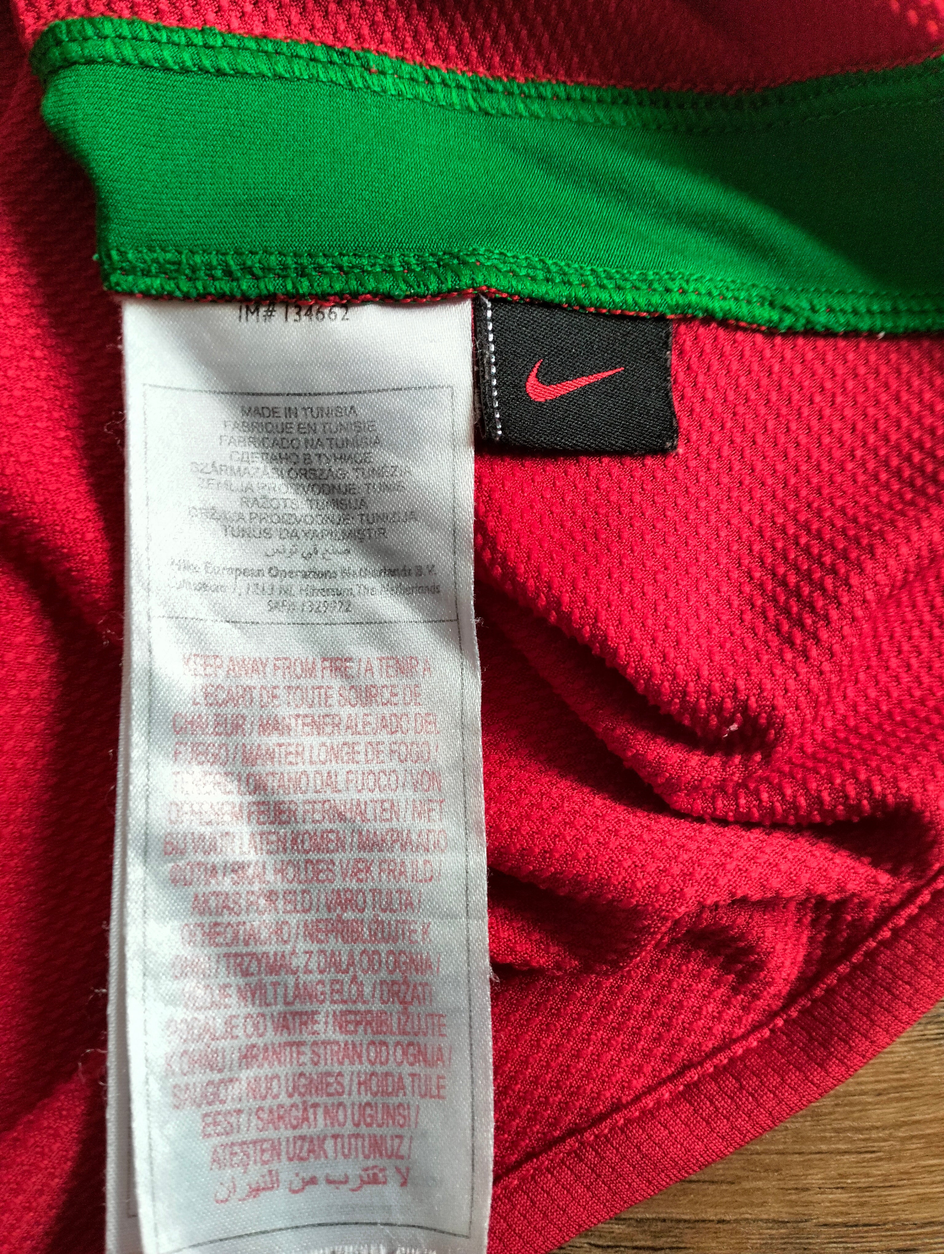 1. Original Portugal 2008-10 Nike home shirt - XL