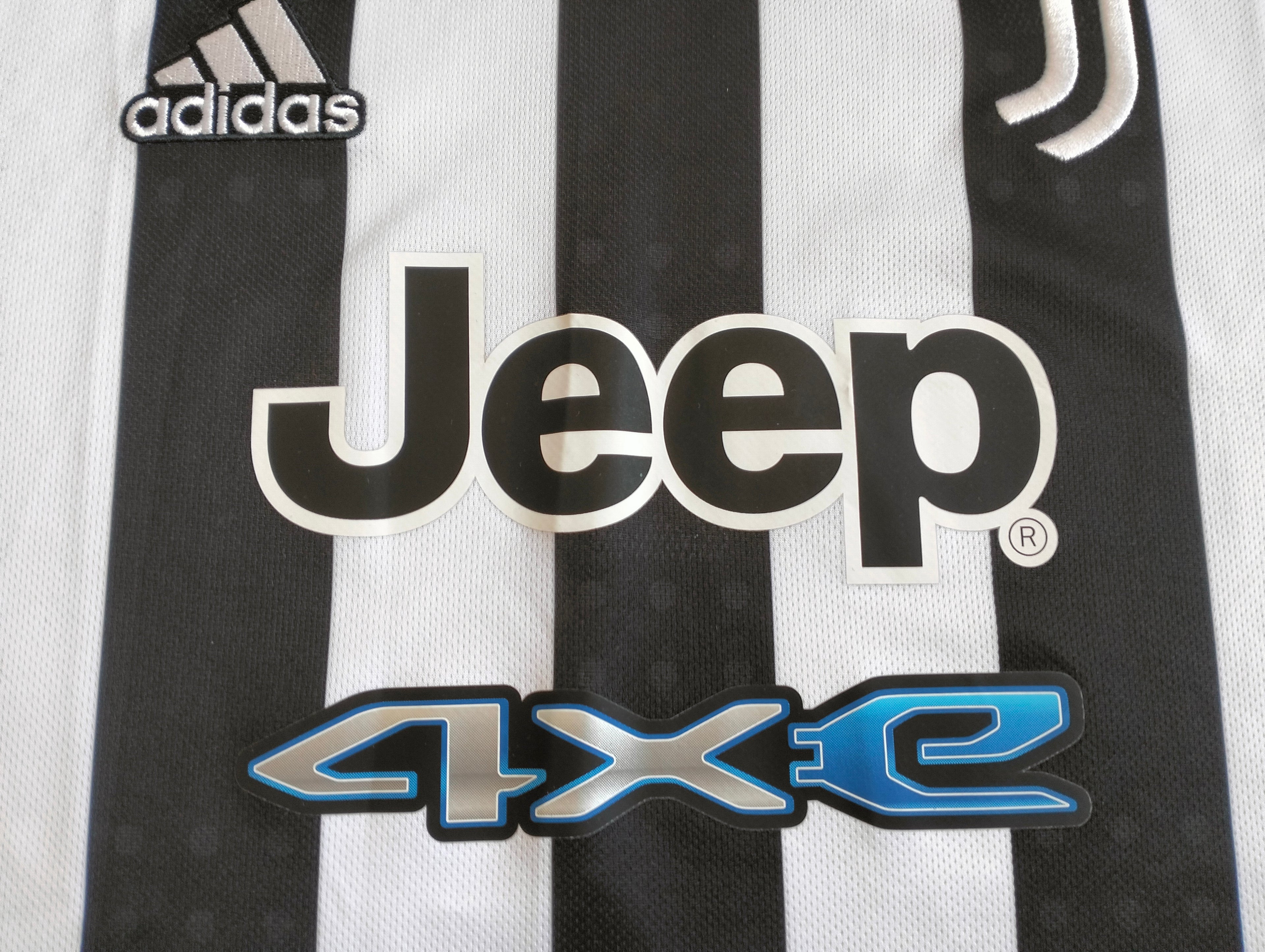 1.2. Juventus Turin 2021-22 Adidas home shirt - S