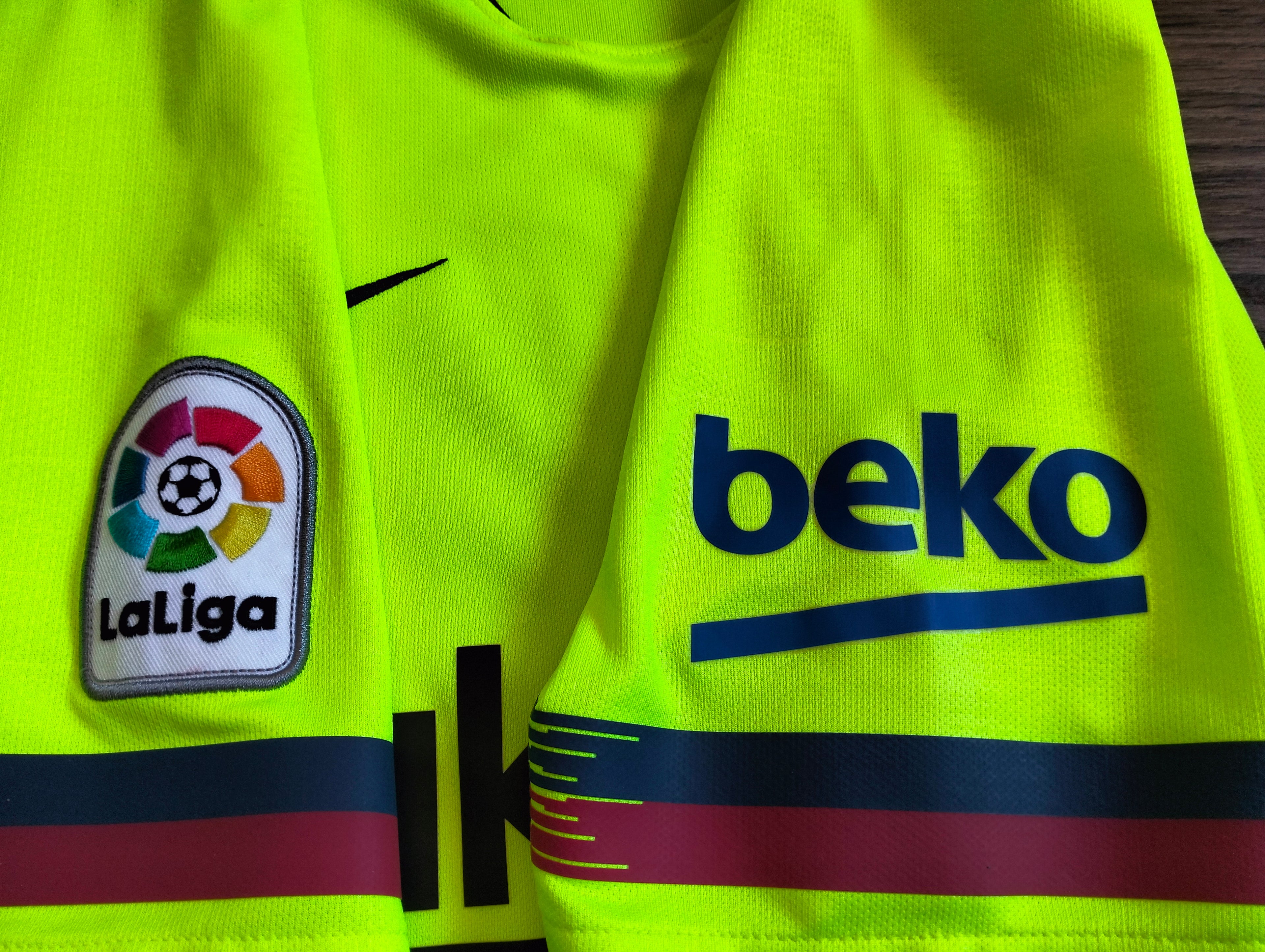 FC Barcelona 2018/19 Nike away shirt - S