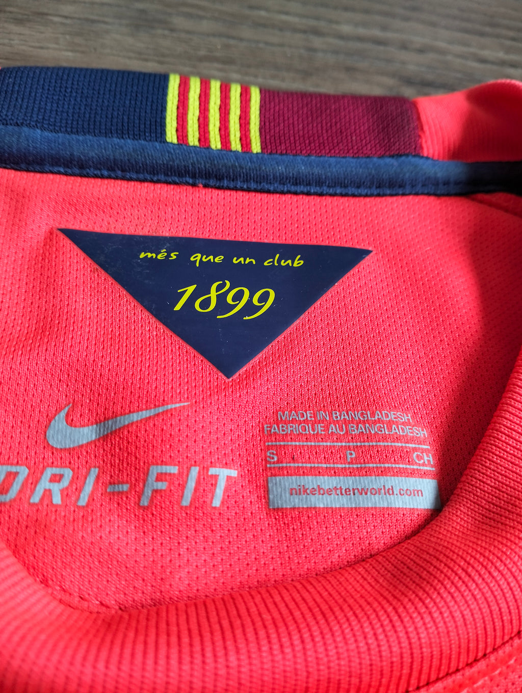 Original FC Barcelona 2014-15 Nike away shirt - Dani Alves - S