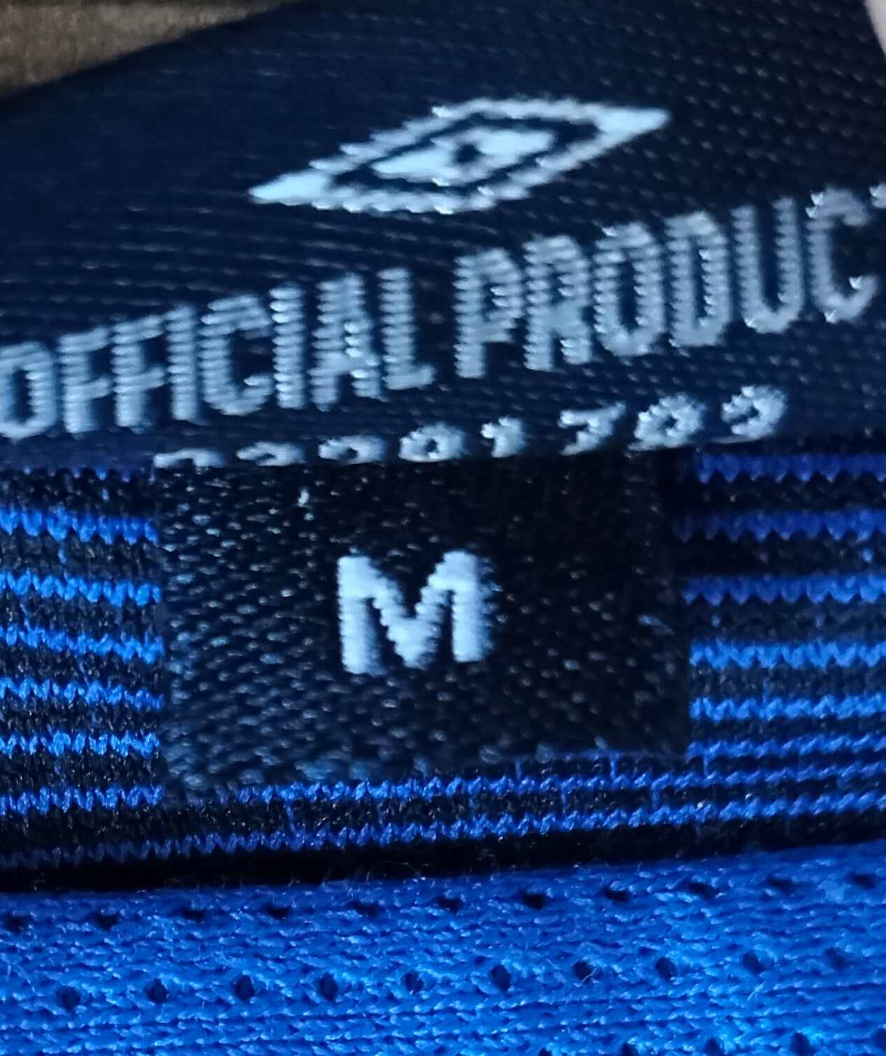 8. Original Chelsea London 2003-2005 Umbro home shirt - M